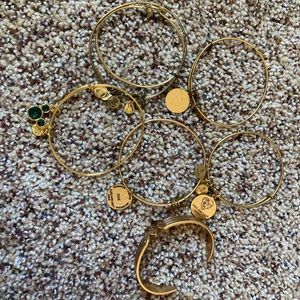 GOLD BRACELET BUNDLE